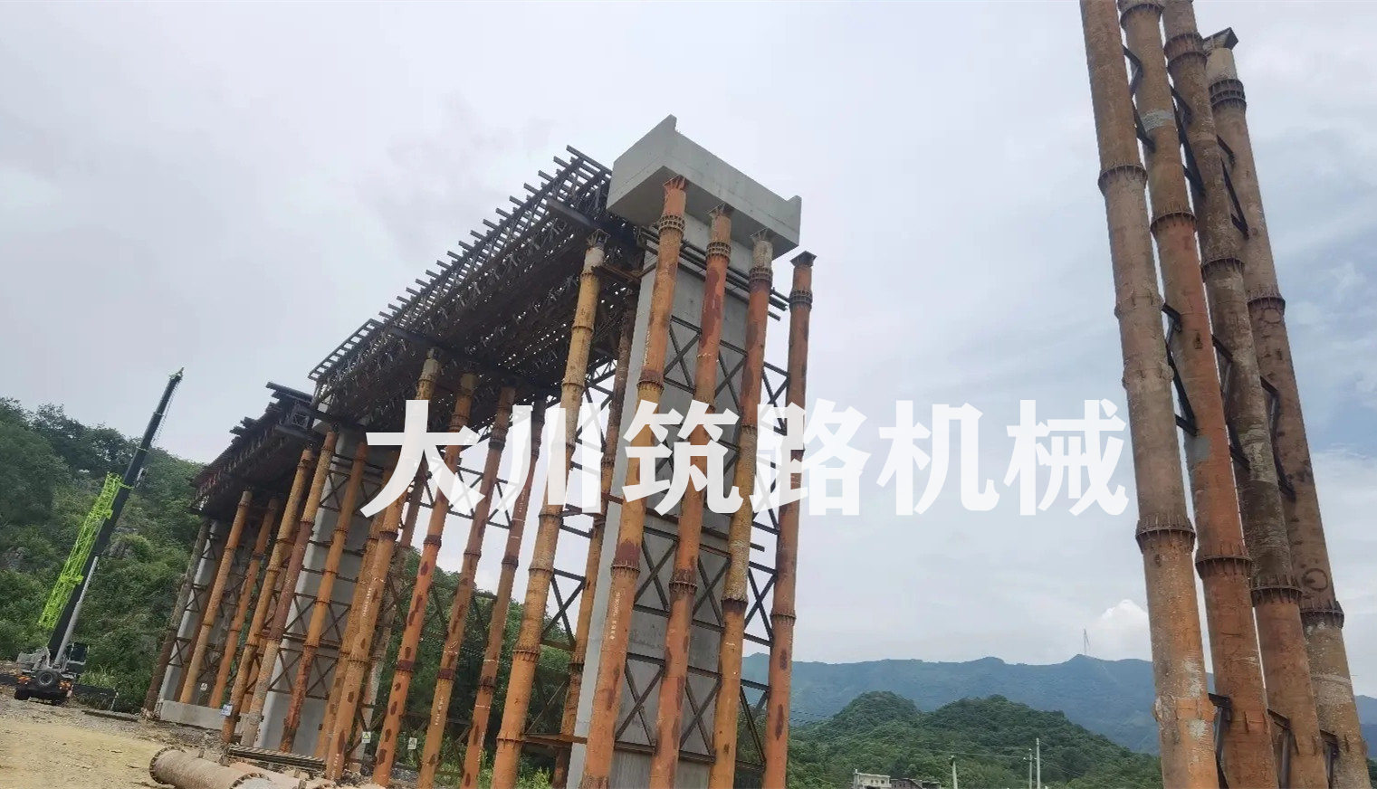 郴州大川筑路機(jī)械有限公司,湖南筑養(yǎng)路工程機(jī)械生產(chǎn)銷(xiāo)售,湖南筑養(yǎng)路工程鋼橋生產(chǎn)銷(xiāo)售